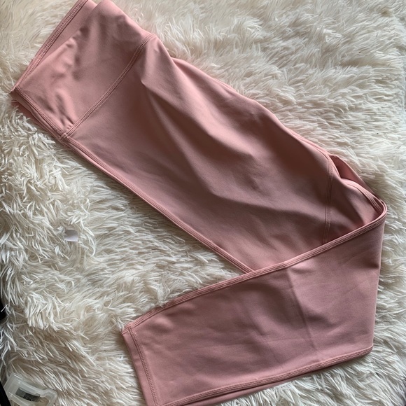 Fabletics- Mid-rise Ultracool Shine 7/8 - Picture 2 of 4